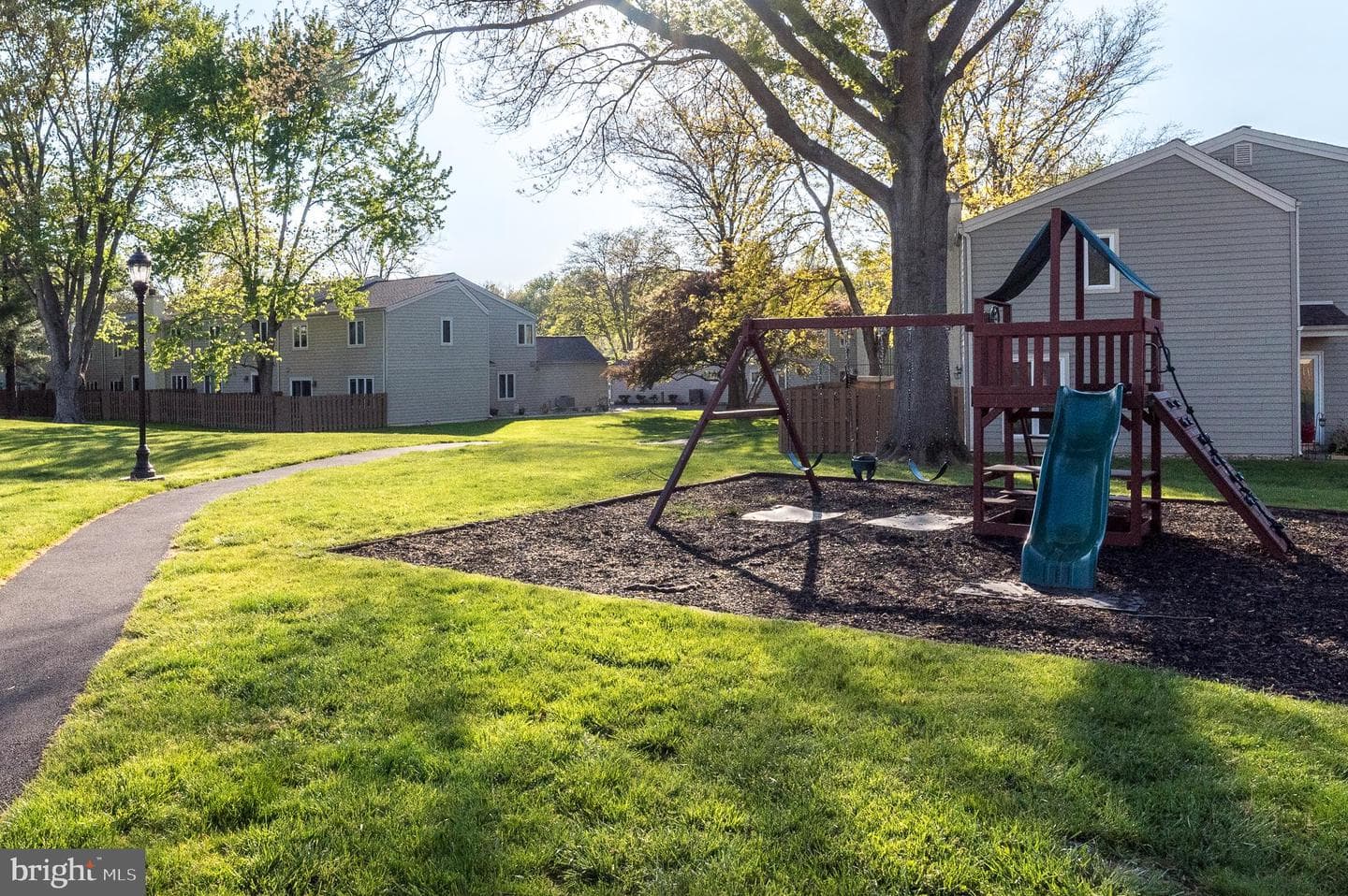 231 Hastings Court photo 41