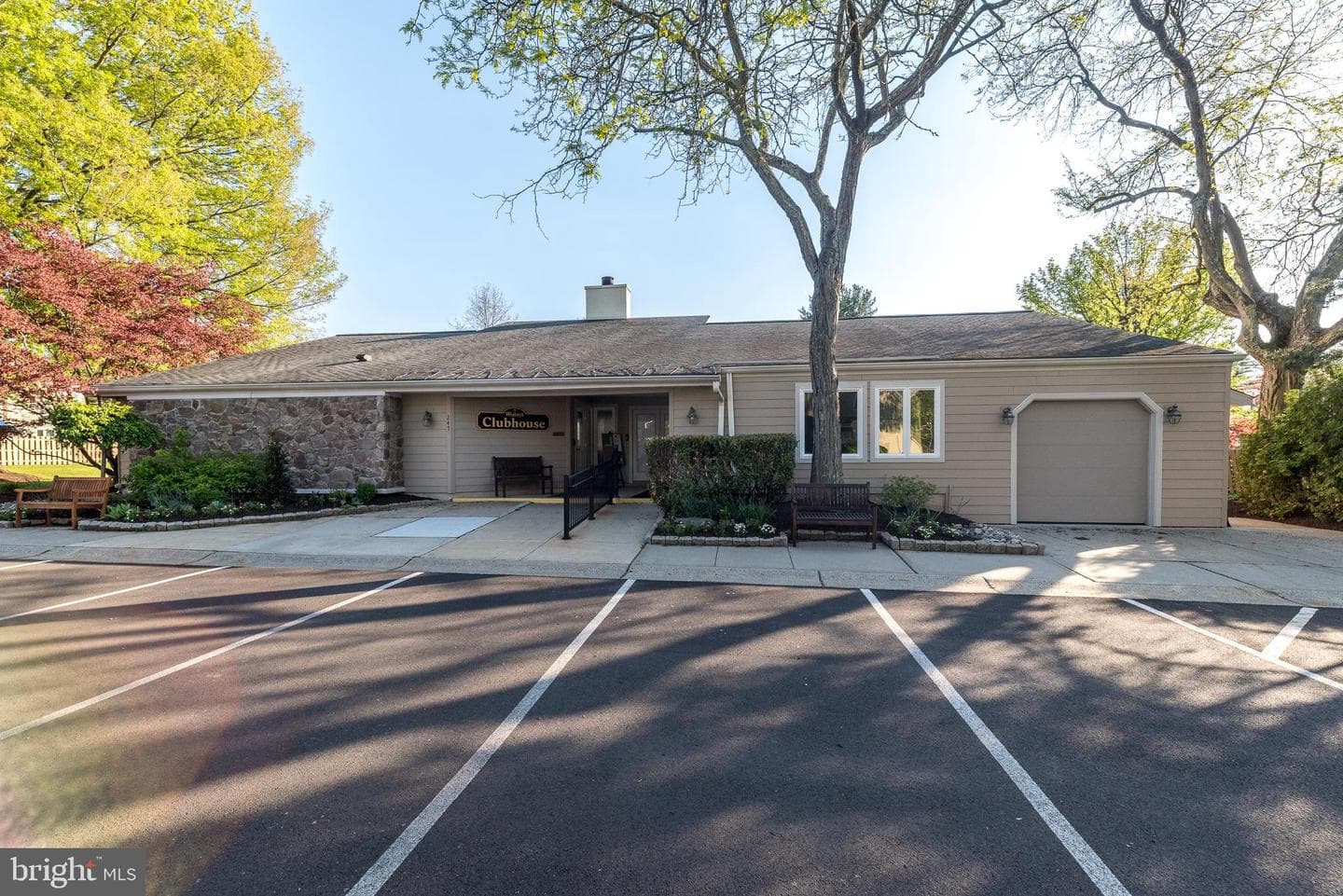 231 Hastings Court photo 42