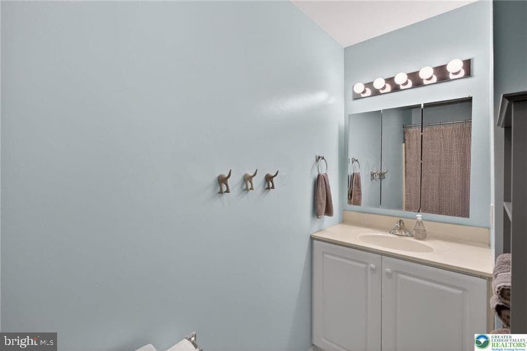204 Hampshire Drive photo 33