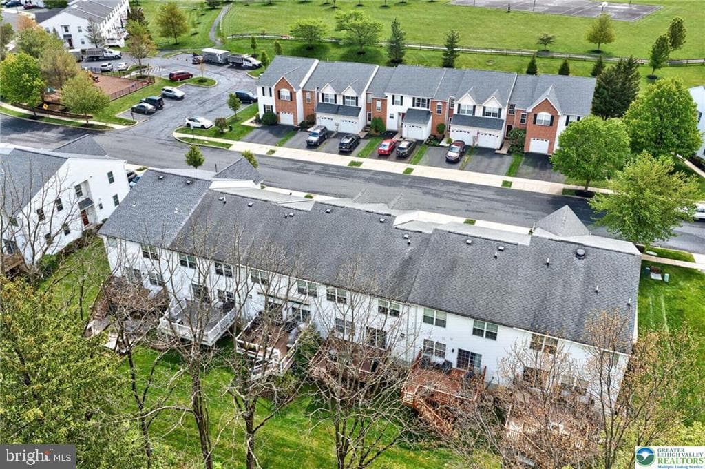 204 Hampshire Drive photo 39