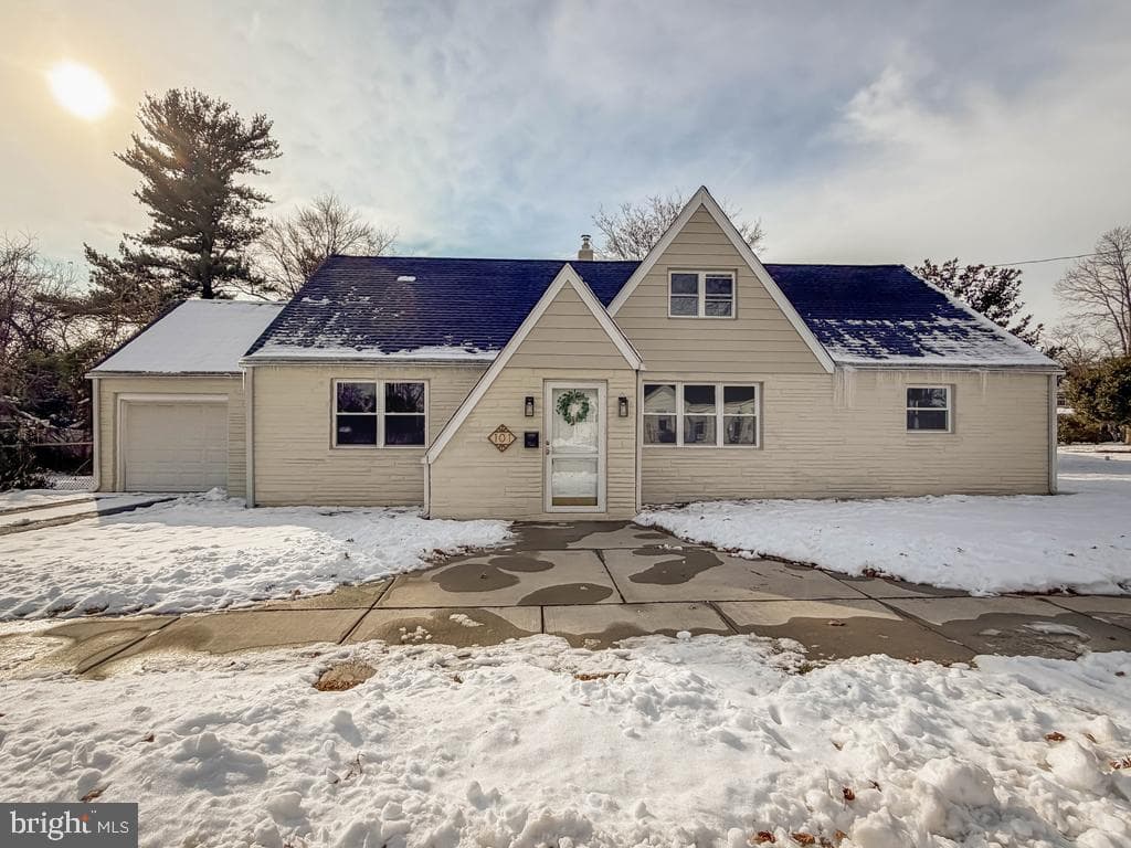 101 Walnut Lane photo 2
