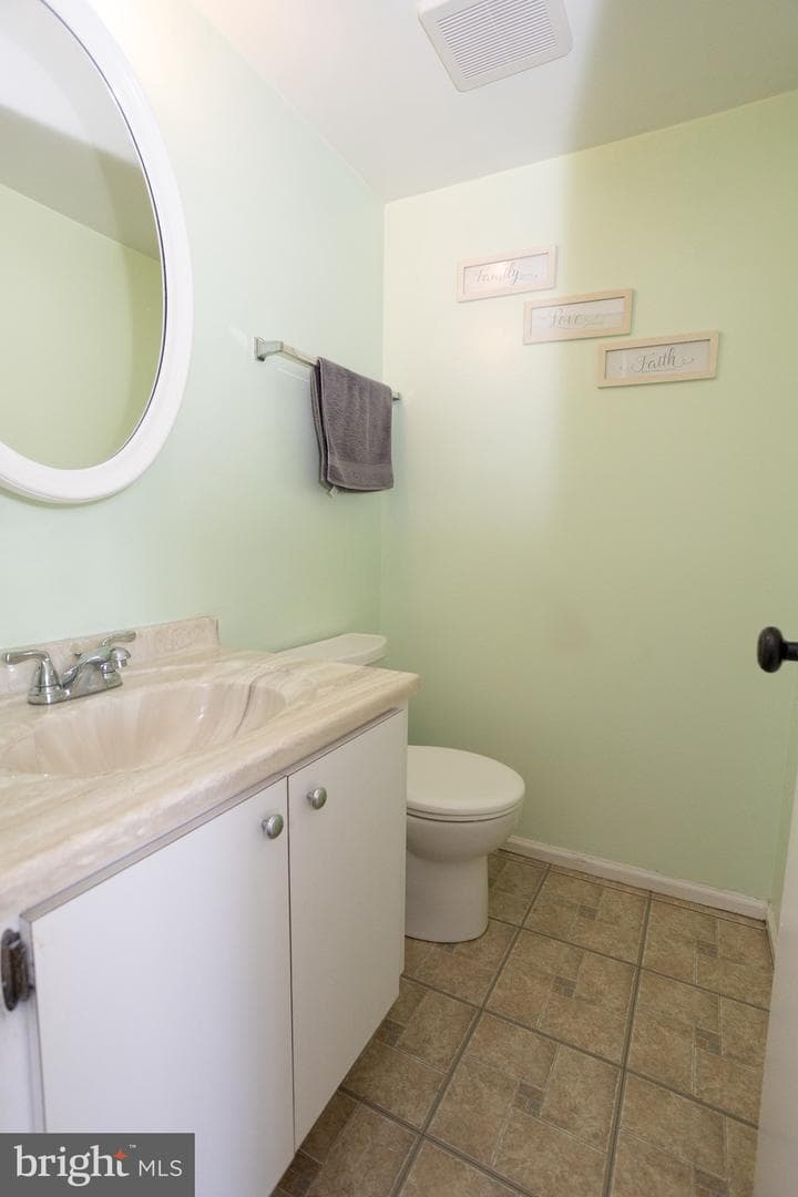 2702 Dudley Court photo 12