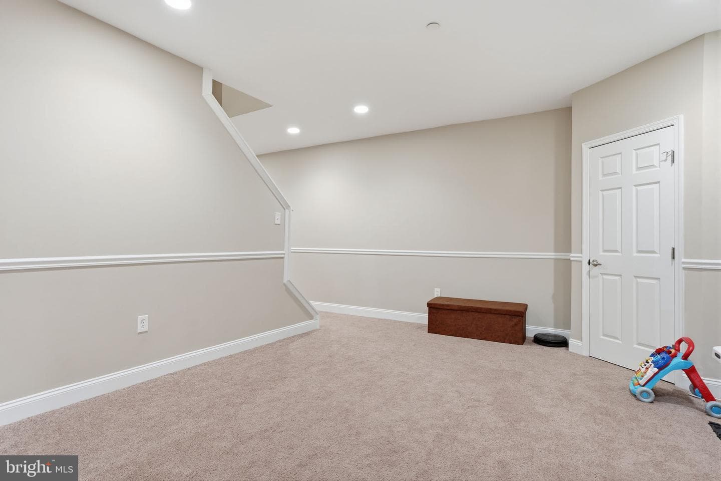 139 Statesman Road photo 37
