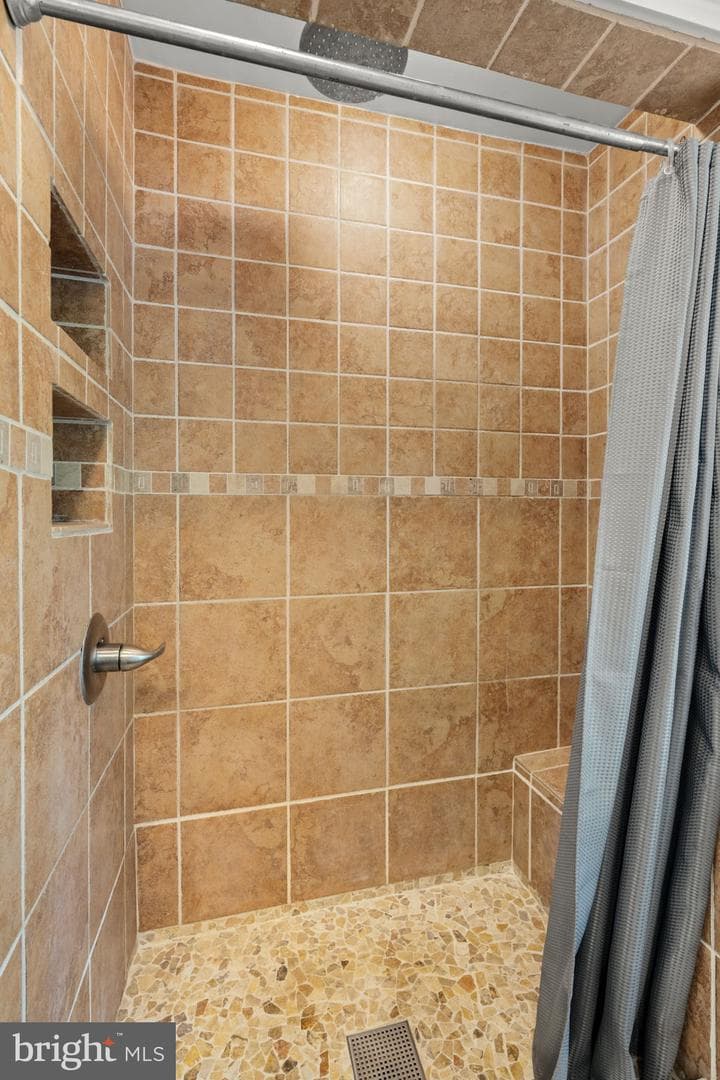 131 N Hawthorne Avenue photo 21