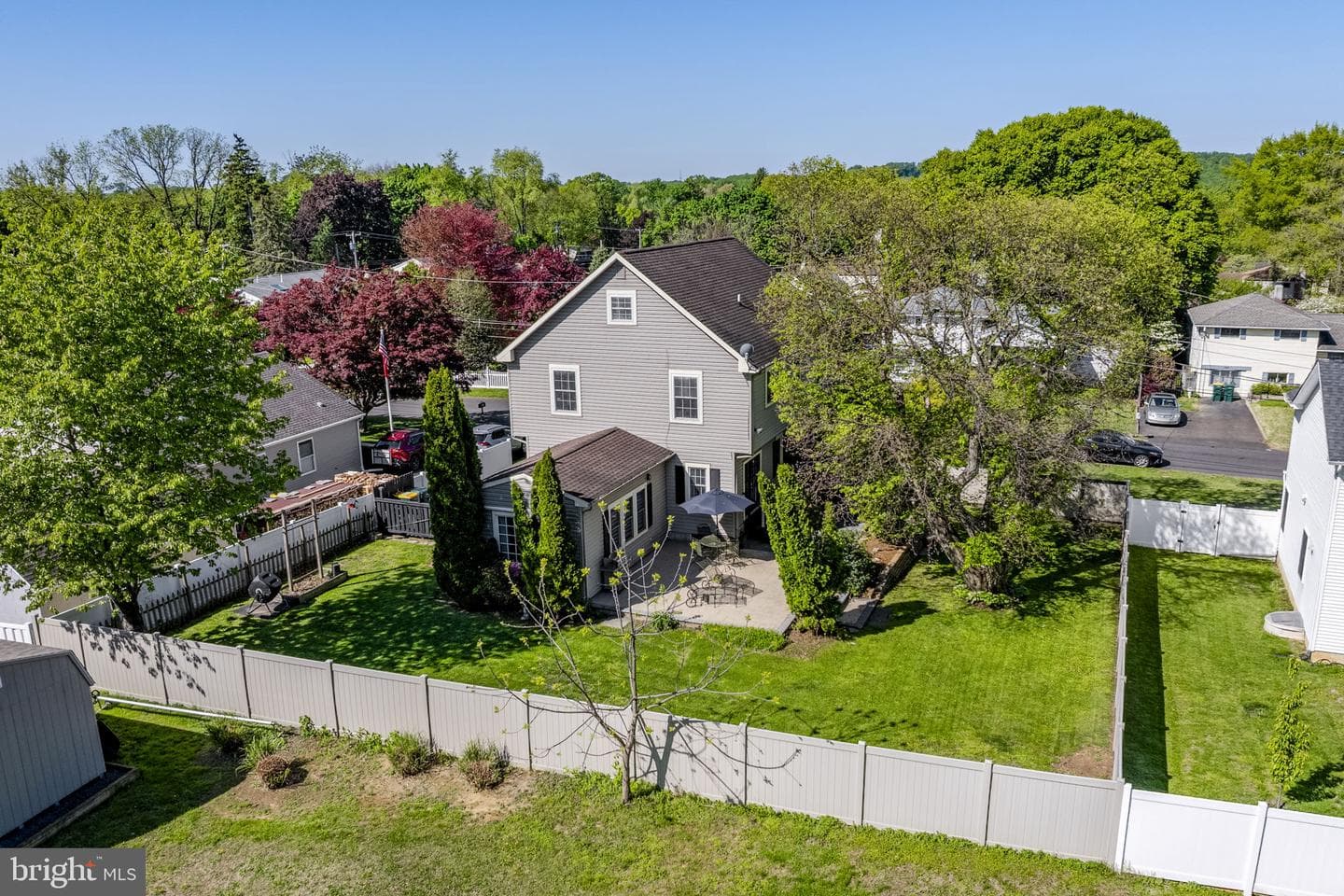 131 N Hawthorne Avenue photo 48