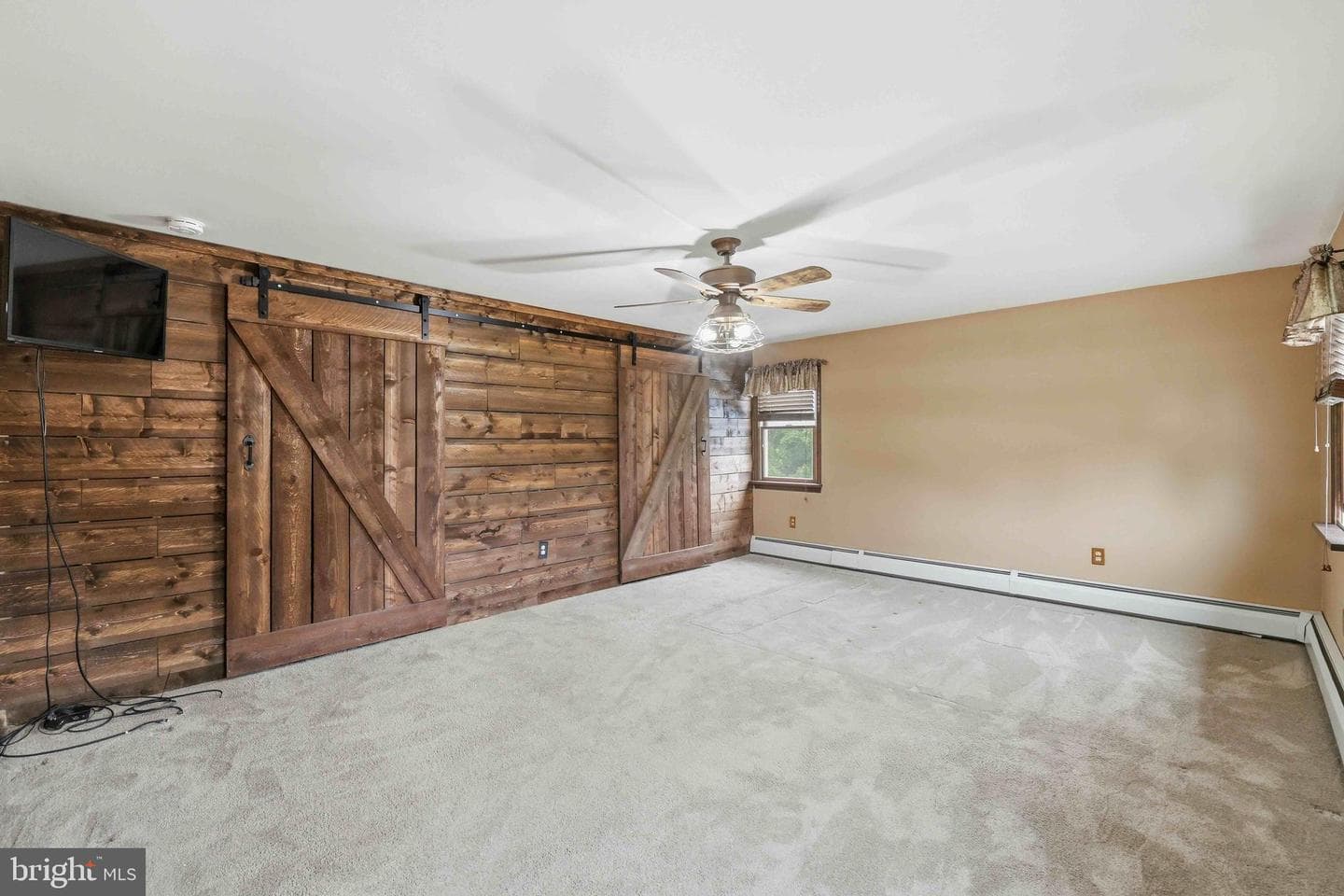 370 Maple Avenue photo 23