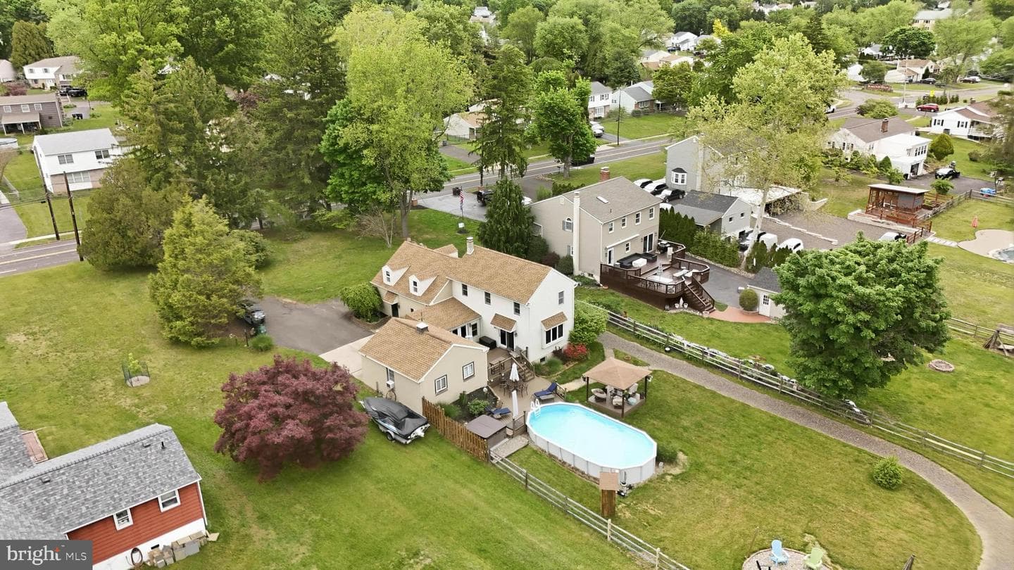 370 Maple Avenue photo 57