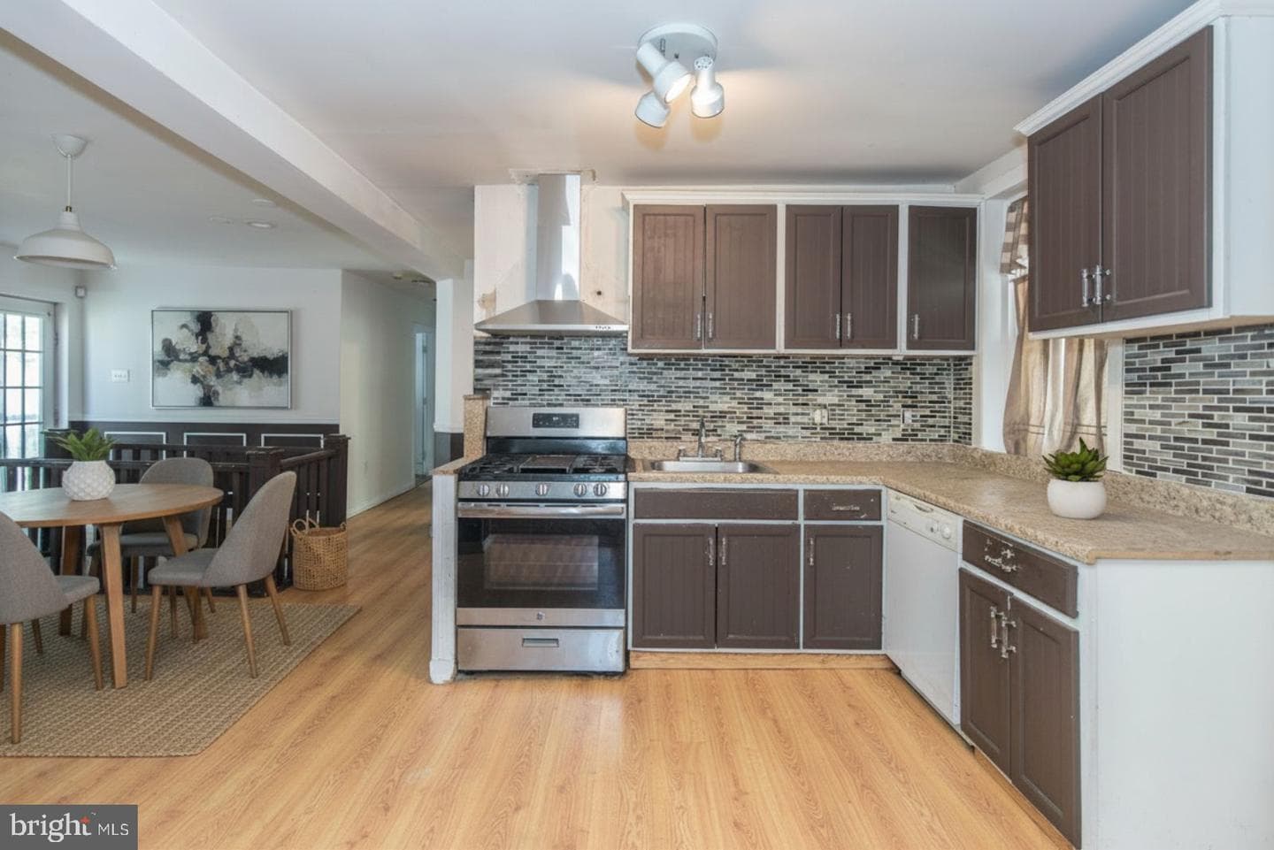 5602 Turner Street photo 8