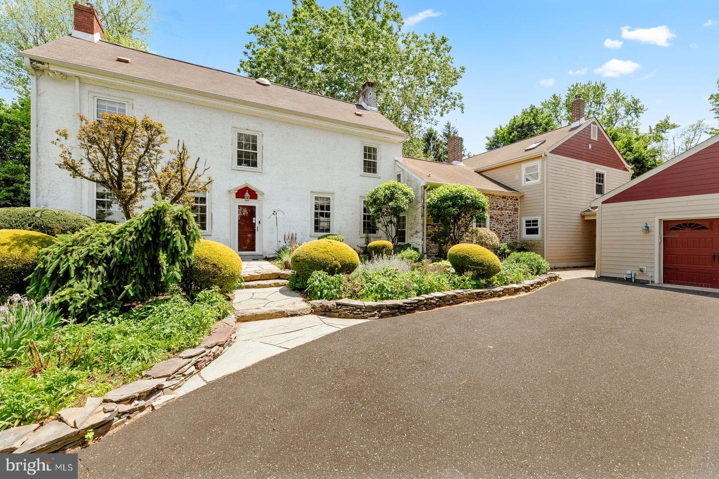 290 Foxcroft Drive photo 3
