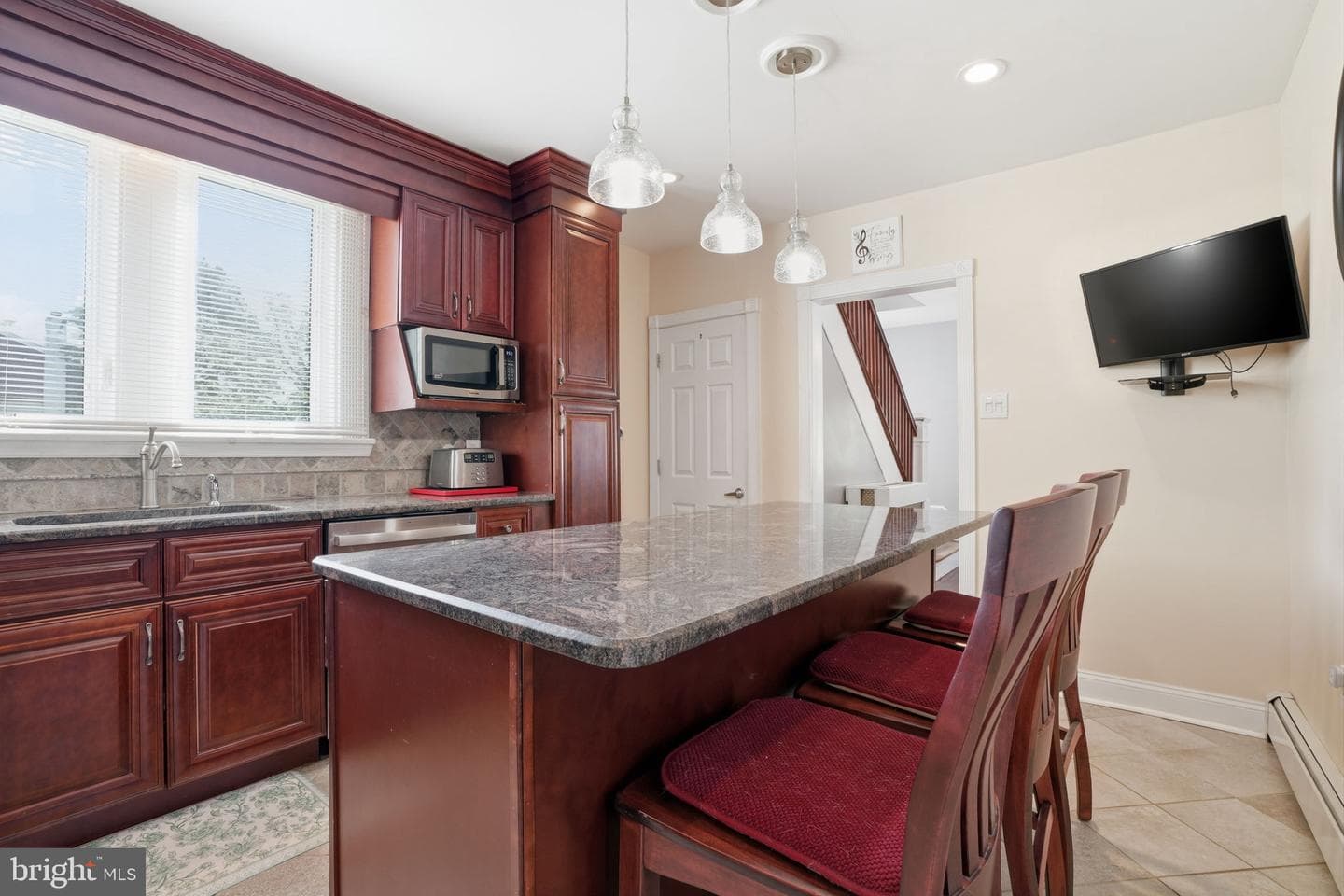 49 Maple Avenue photo 13