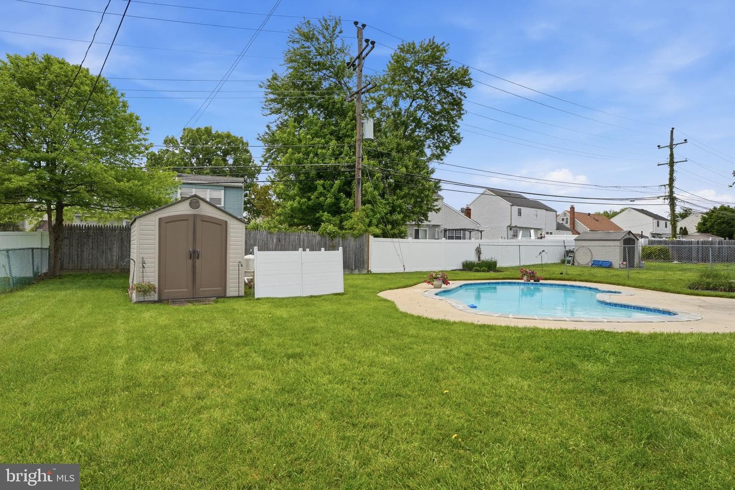 618 S Oxford Valley Road photo 30