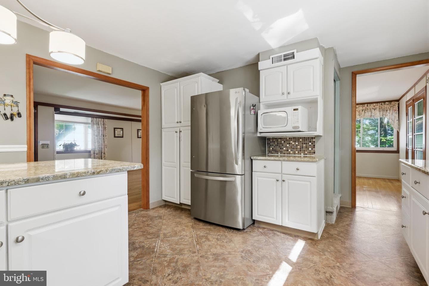 207 W Ferry Road photo 18