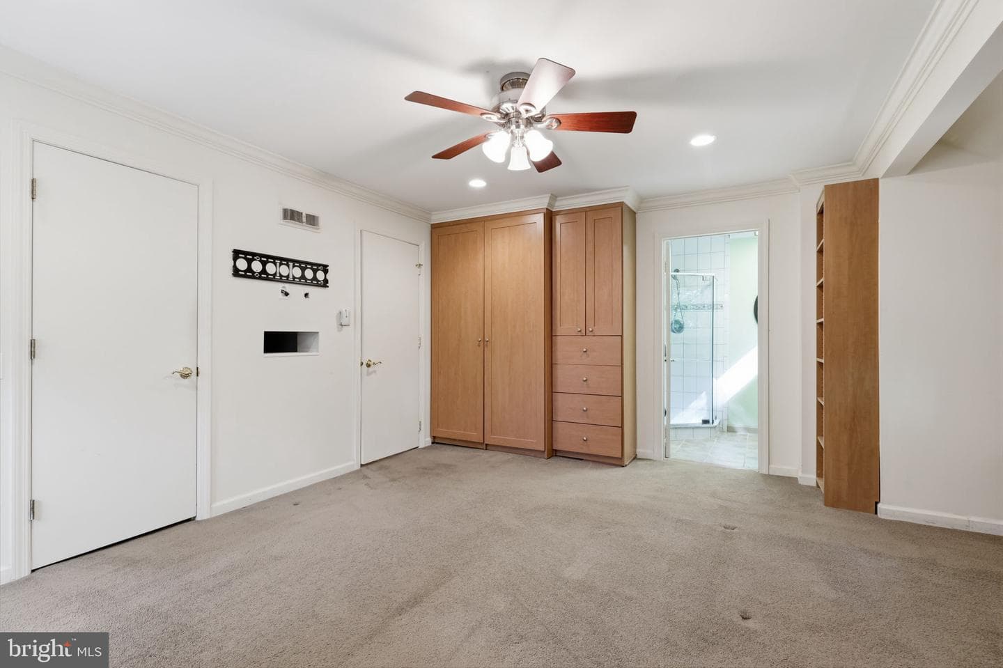 207 W Ferry Road photo 25