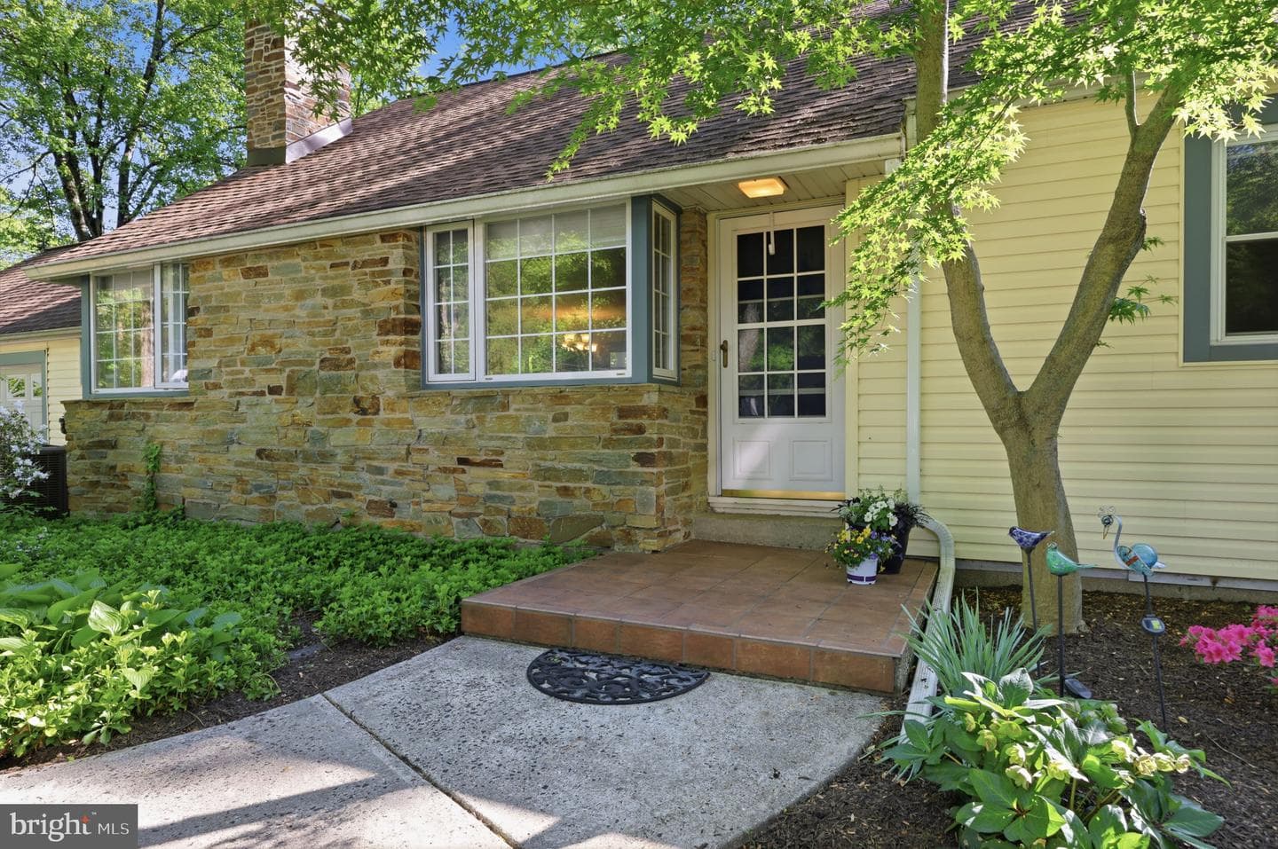 207 W Ferry Road photo 3