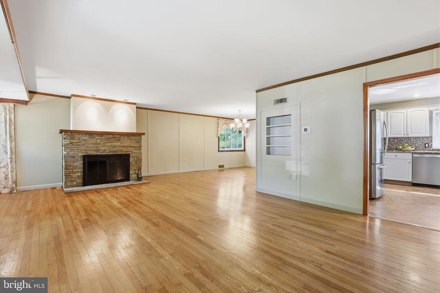 207 W Ferry Road photo 4