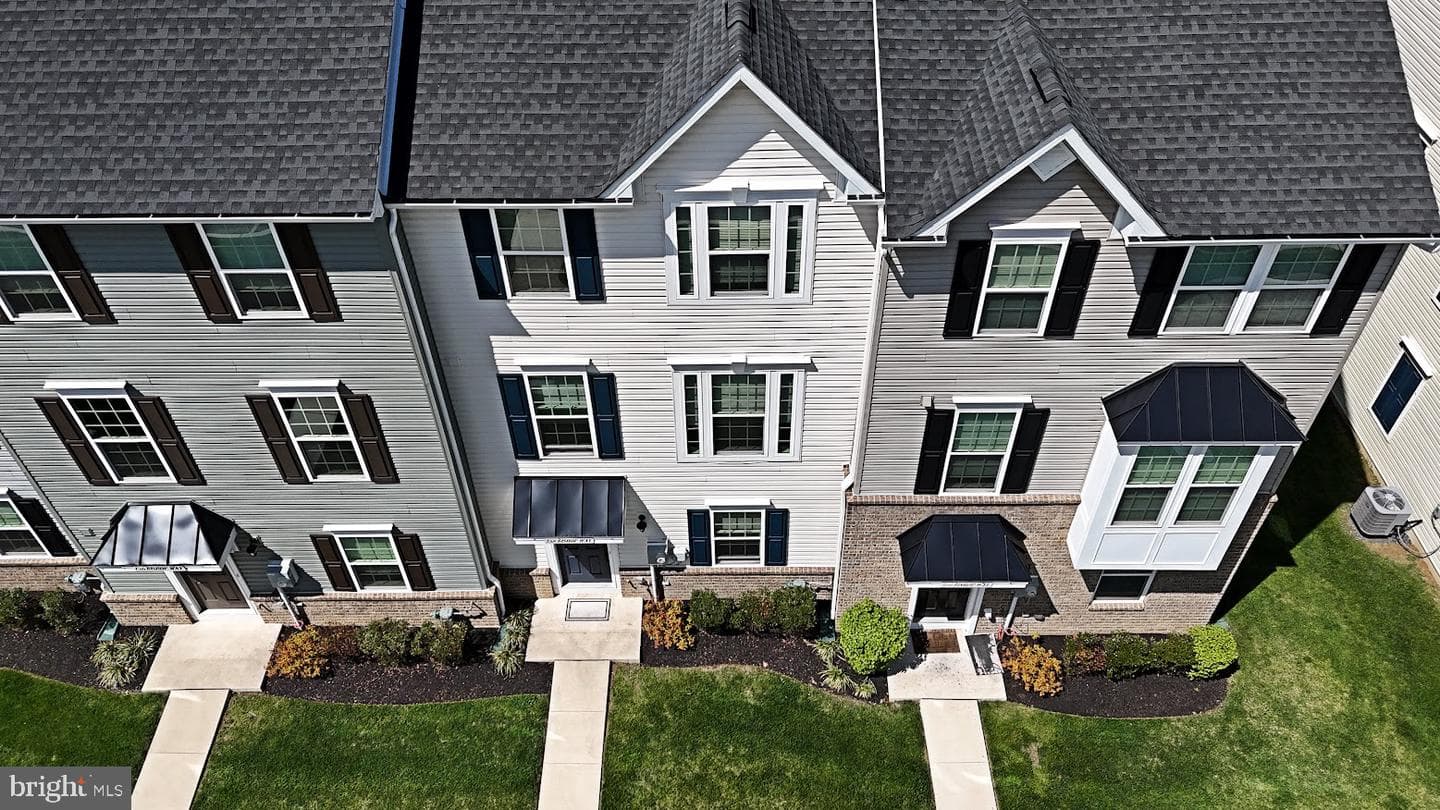 158 Bishop Way photo 3