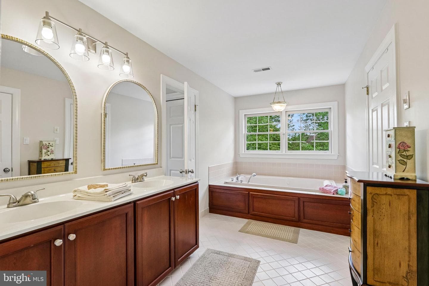 79 Milbob Drive photo 42