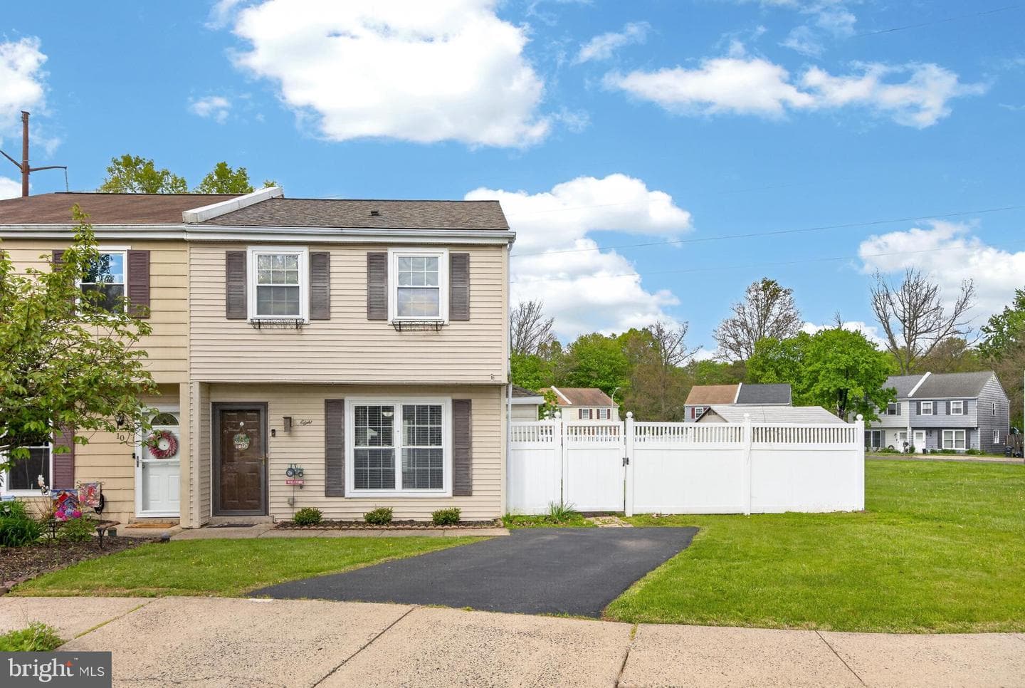 8 Elwood Court photo 28