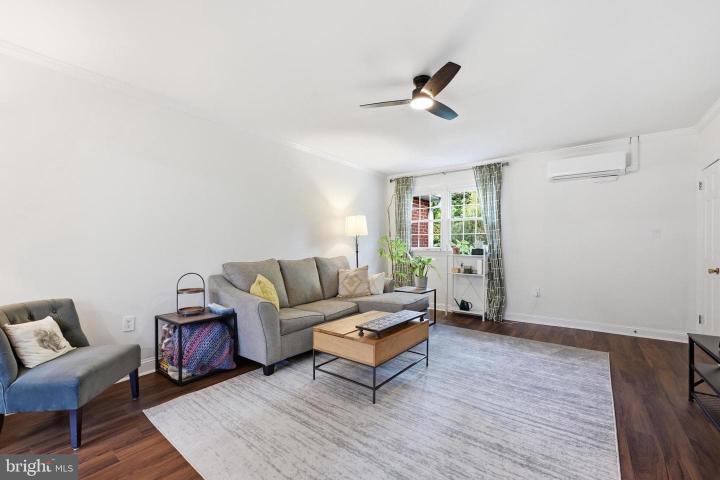 207 Yardley Commons photo 4