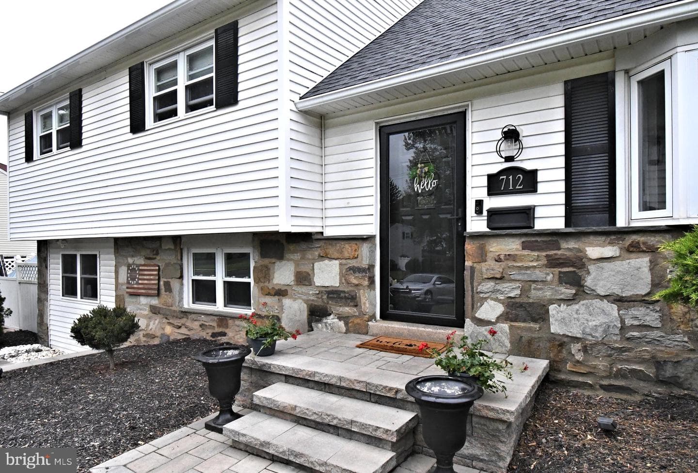 712 Ivyland Road photo 4