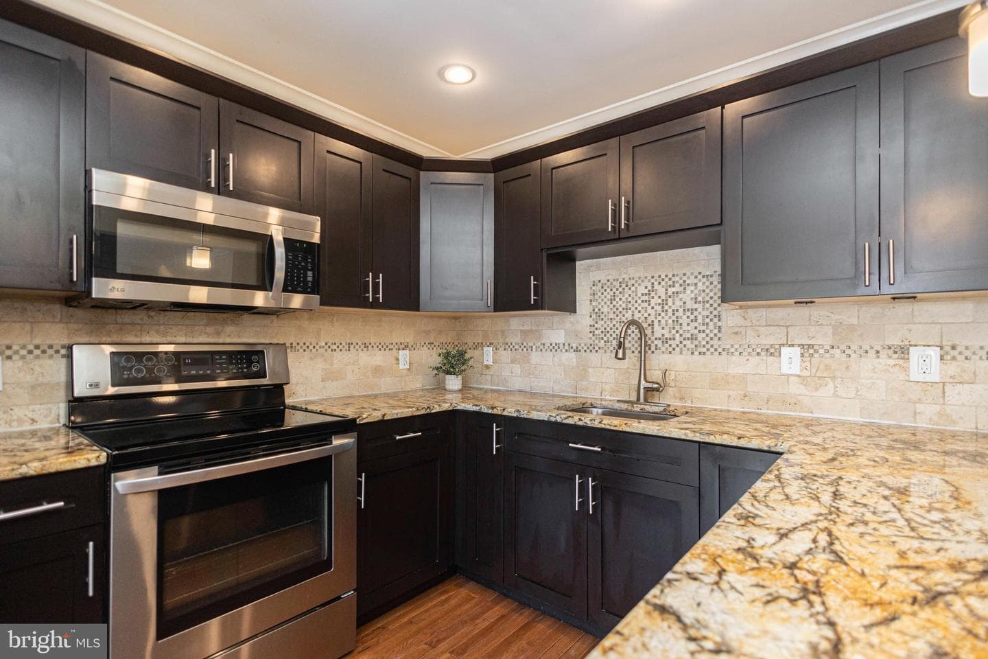706 Yardley Commons photo 16