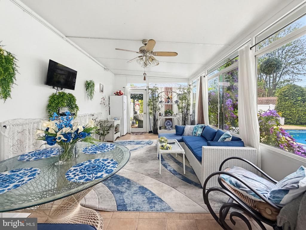254 Allen Lane photo 63