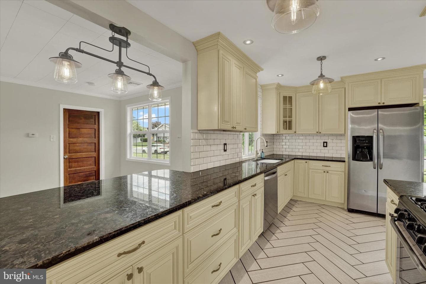 130 Winding Way photo 11