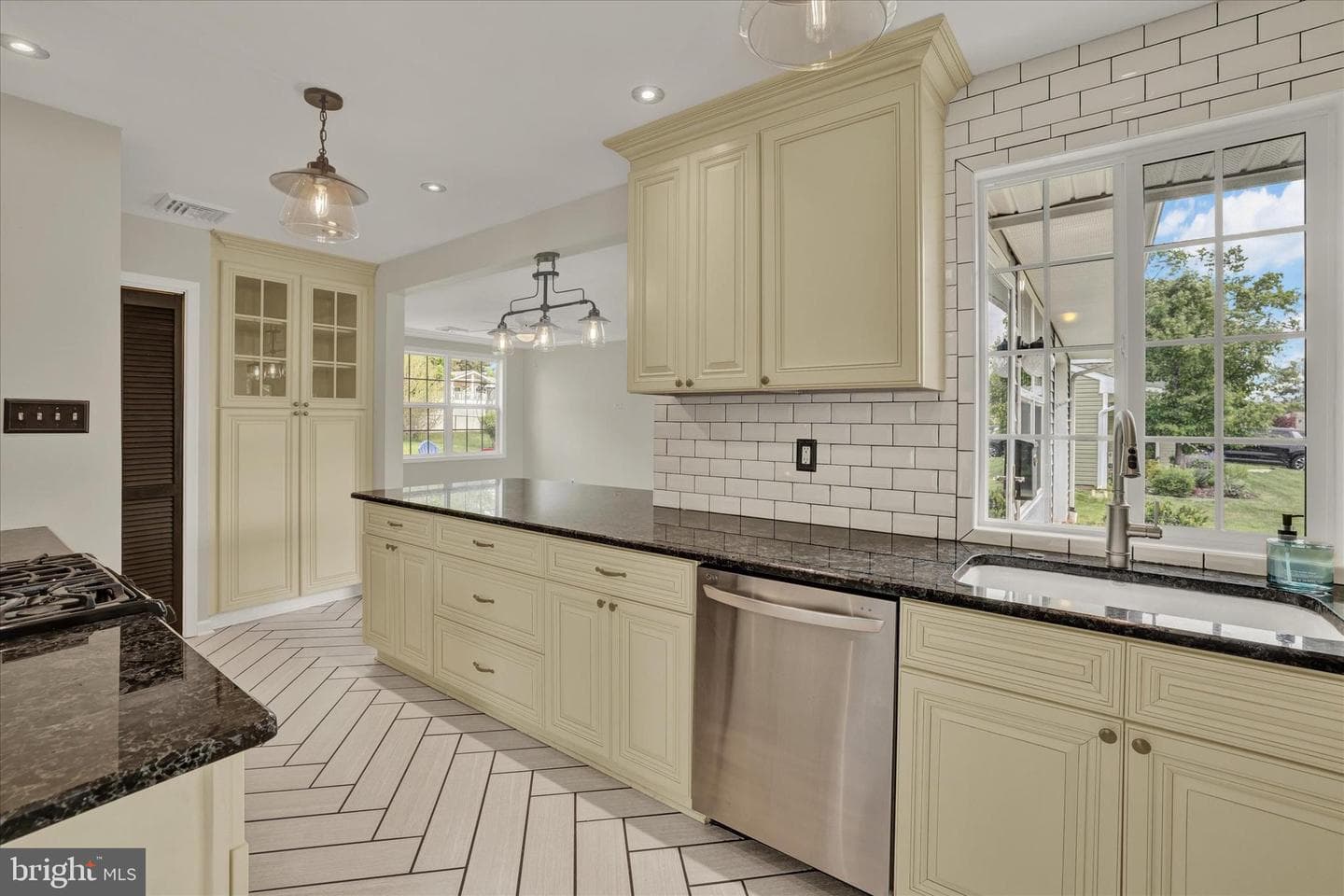 130 Winding Way photo 12