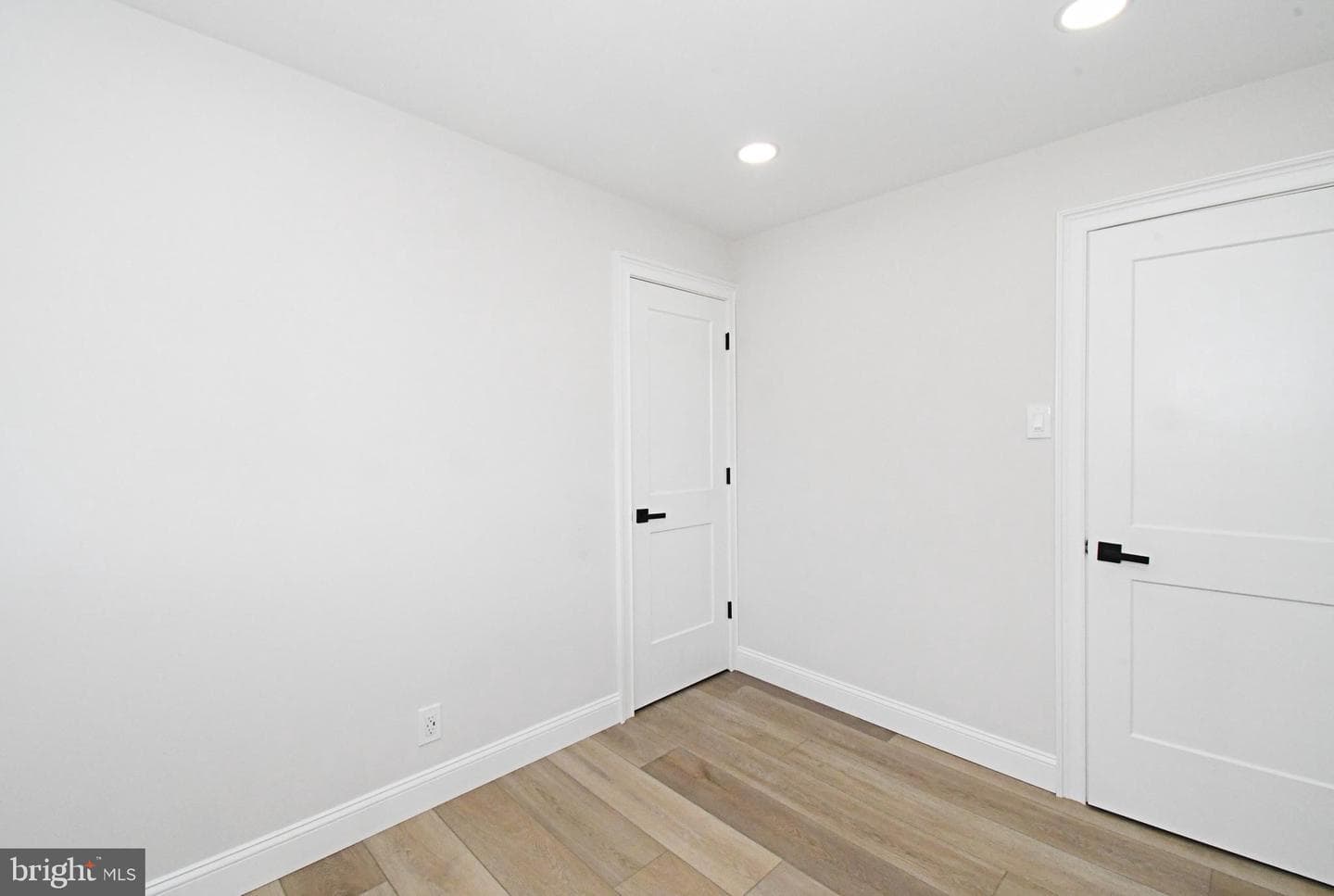 1554 Park Drive photo 36