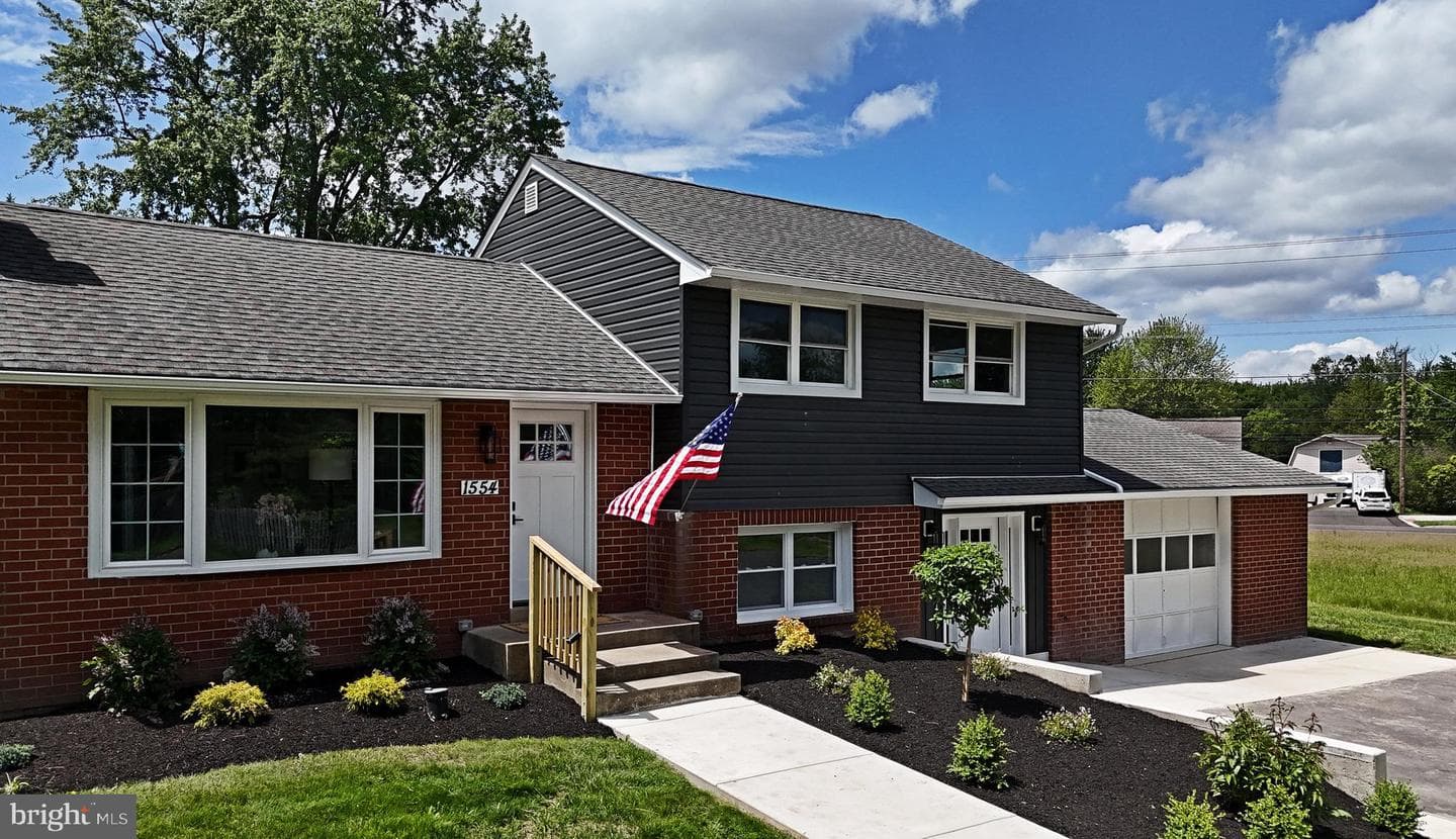 1554 Park Drive photo 4