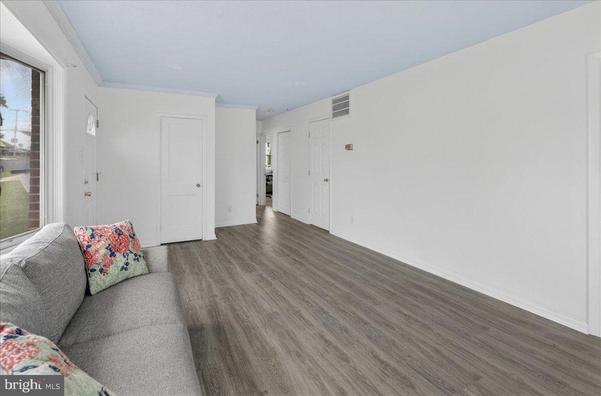 2928 Windsor Drive photo 3