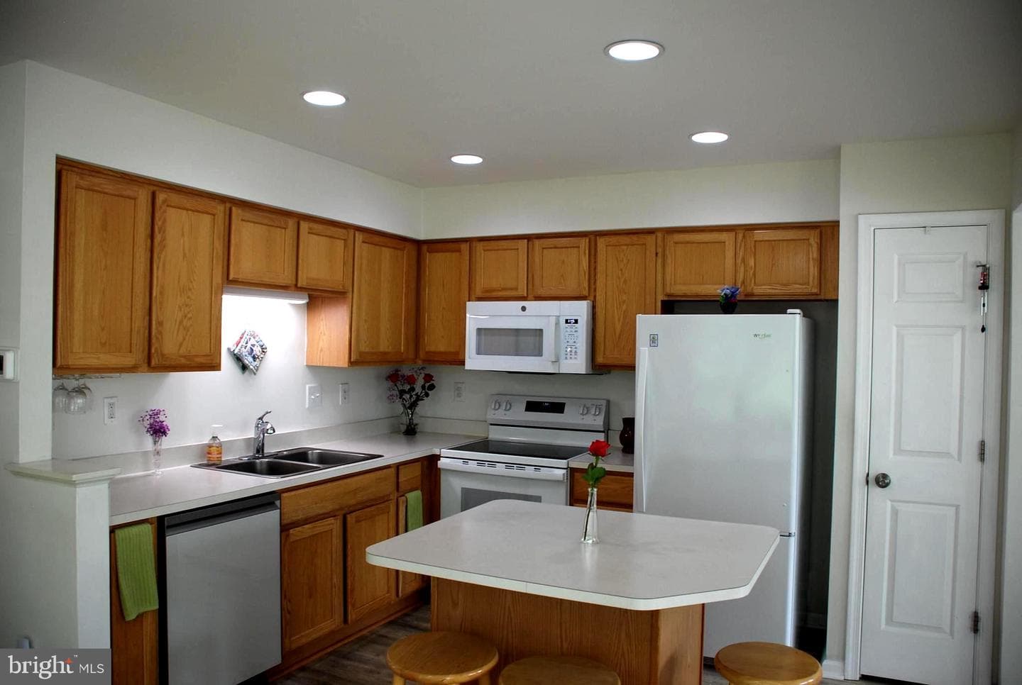 721 Waterway Court photo 14