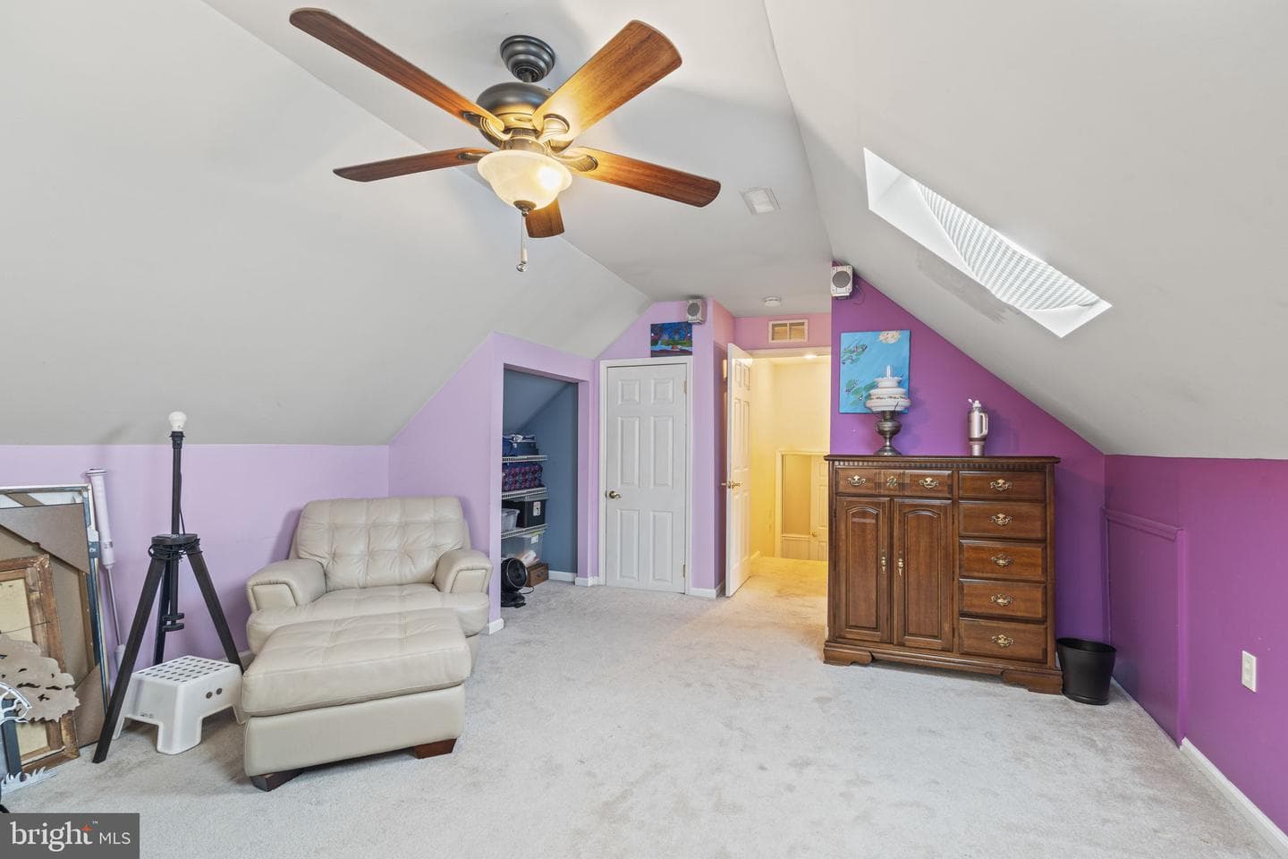 1064 Lincoln photo 20