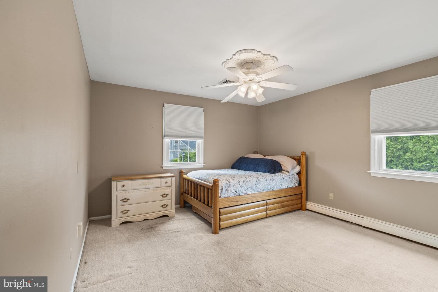 1064 Lincoln photo 24