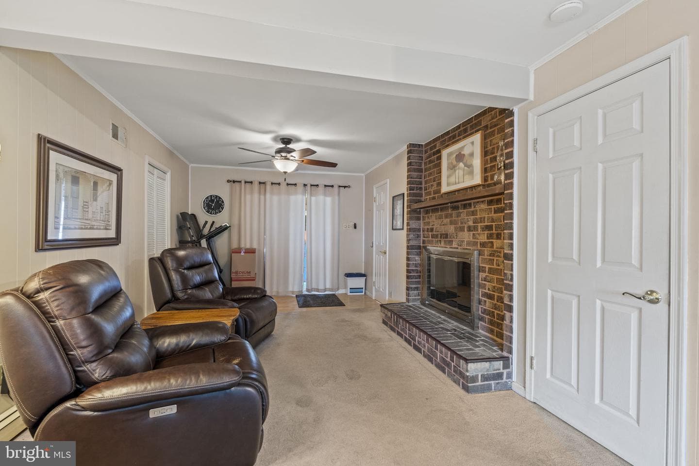 1064 Lincoln photo 28