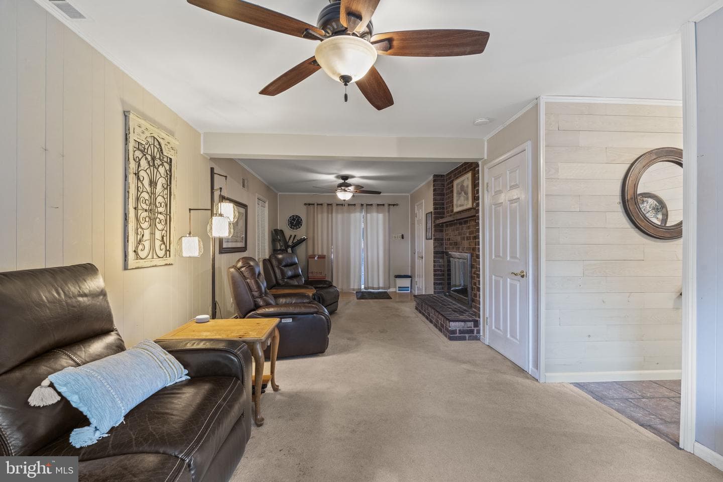 1064 Lincoln photo 30