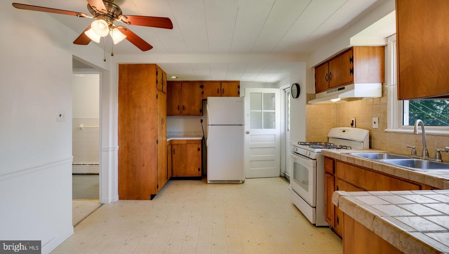 334 Mckinley Street photo 12