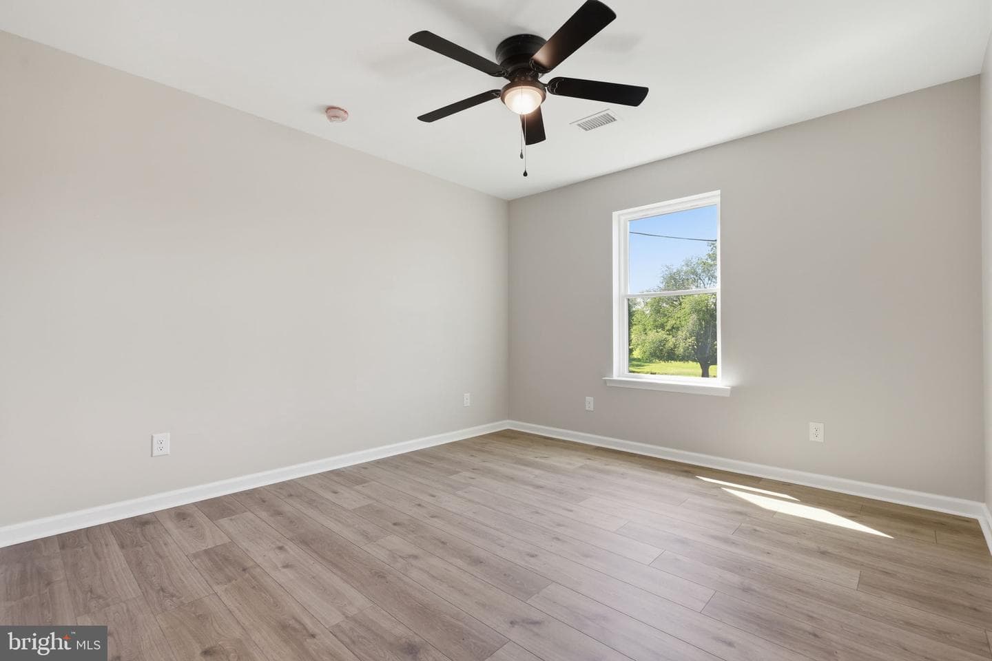 891 Reading Avenue photo 29