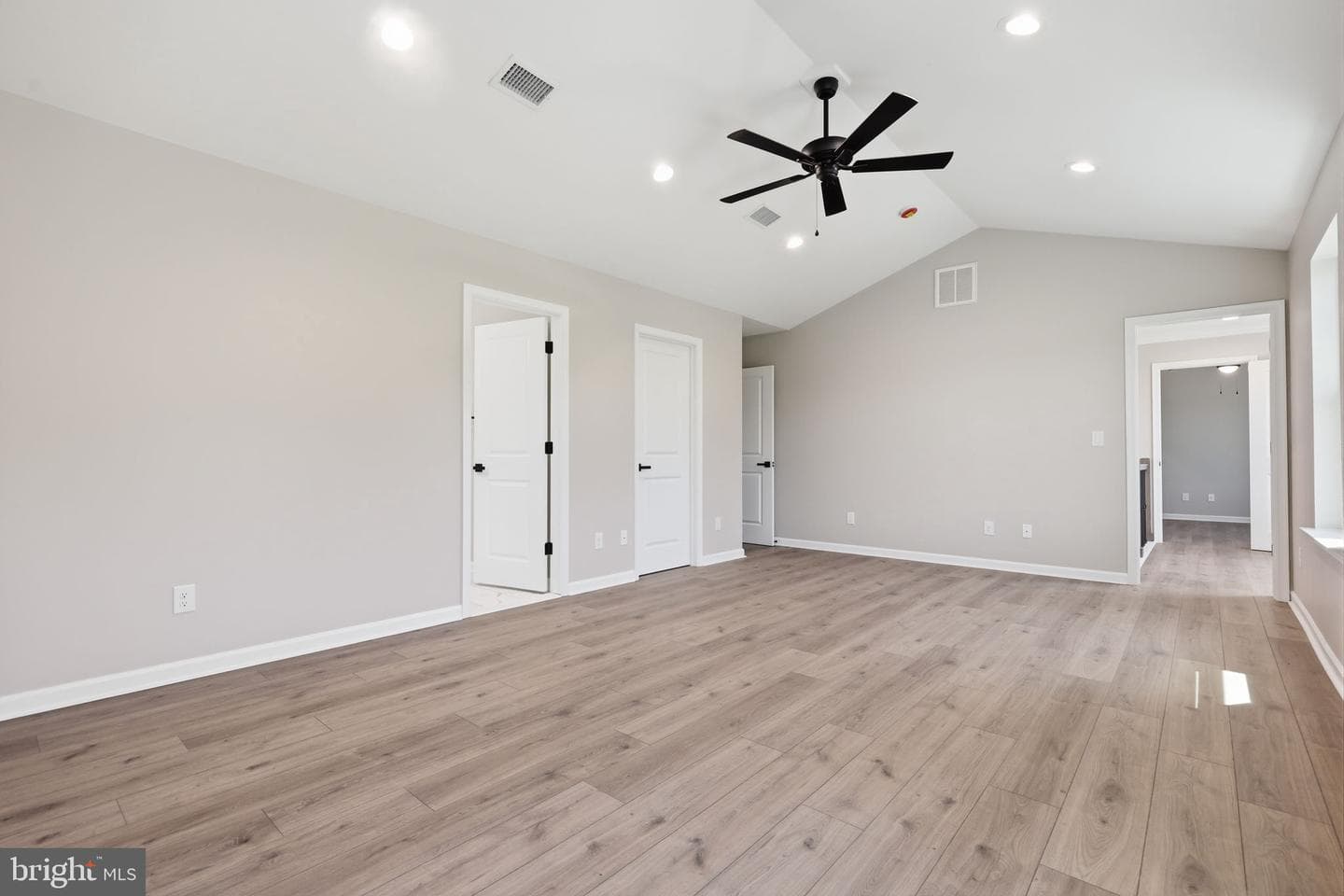 891 Reading Avenue photo 38