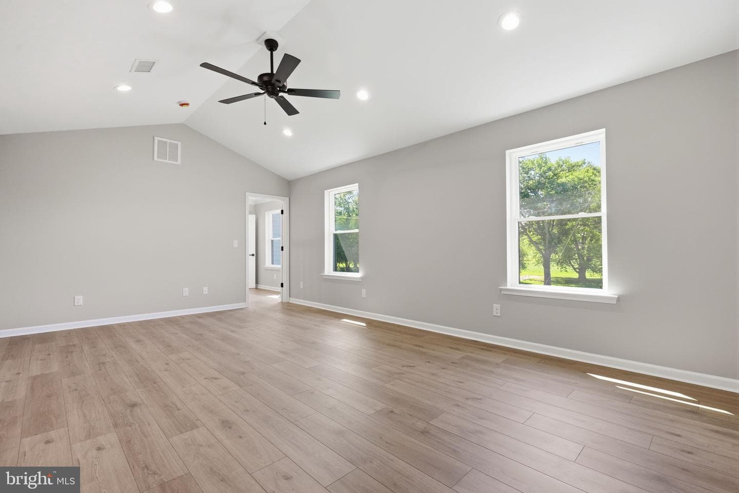 891 Reading Avenue photo 39