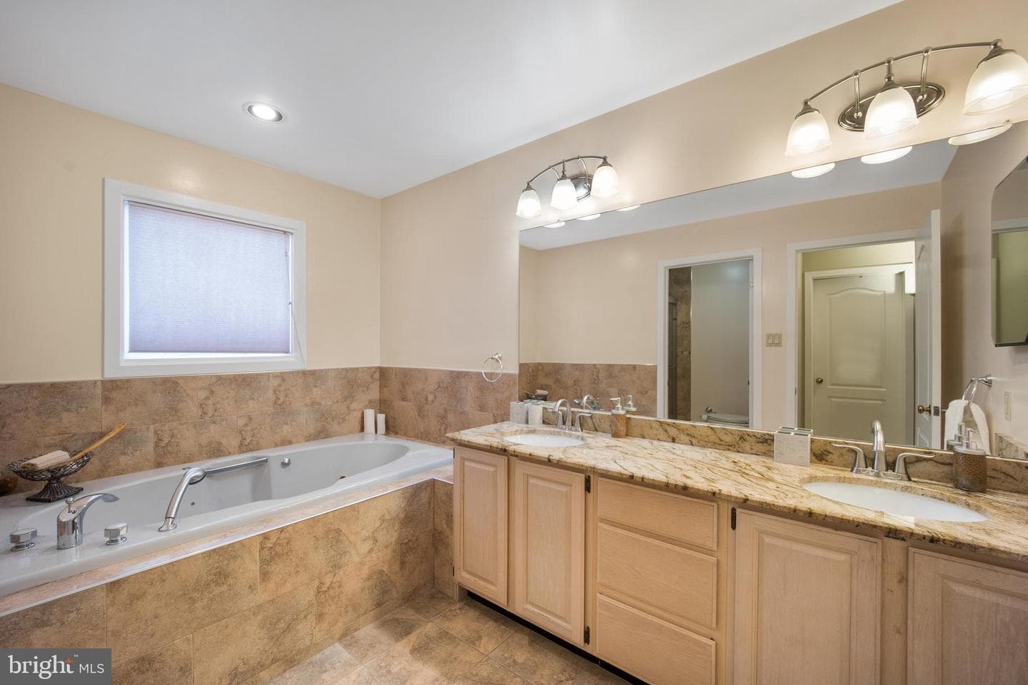 12 Tanyard Road photo 27