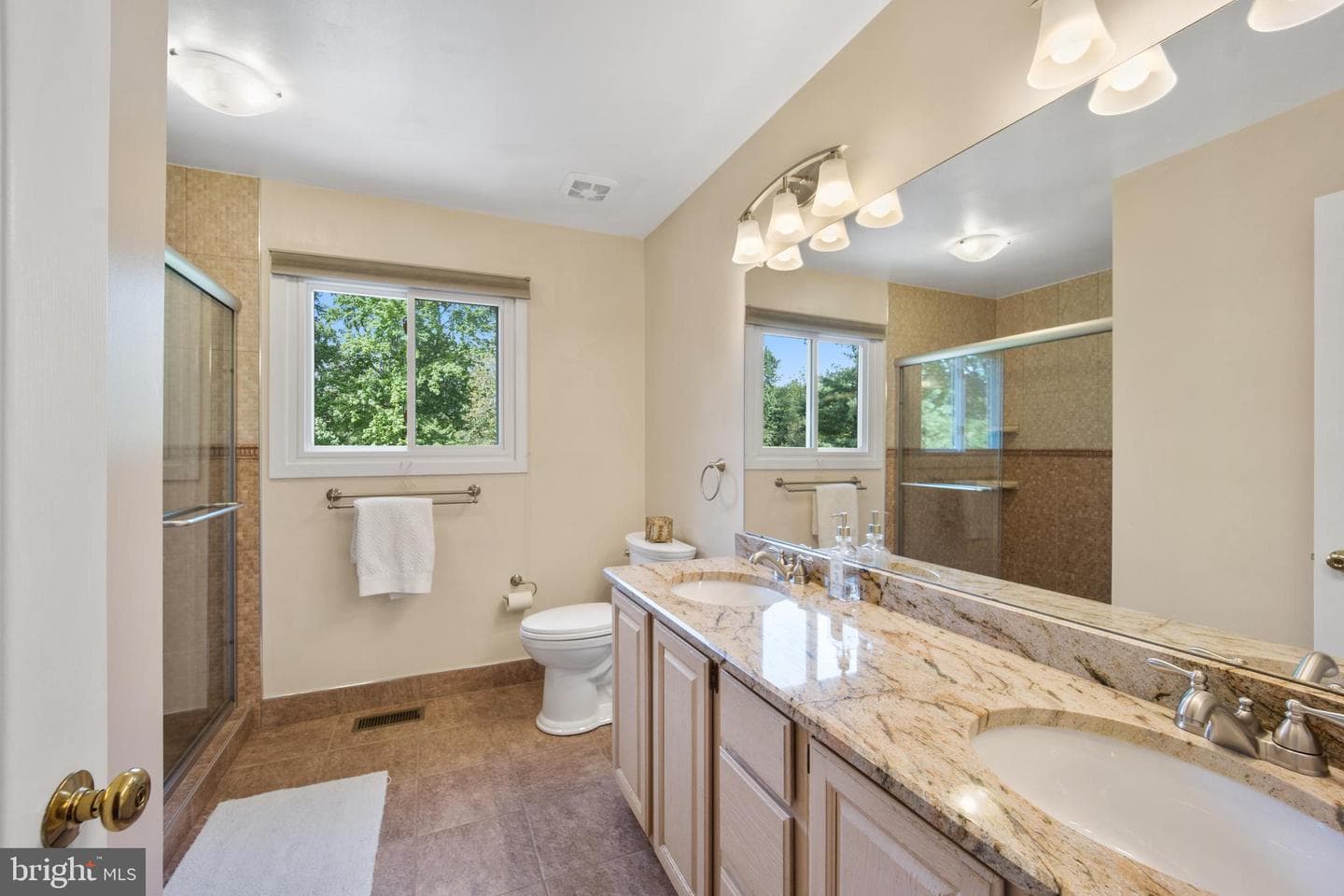 12 Tanyard Road photo 33