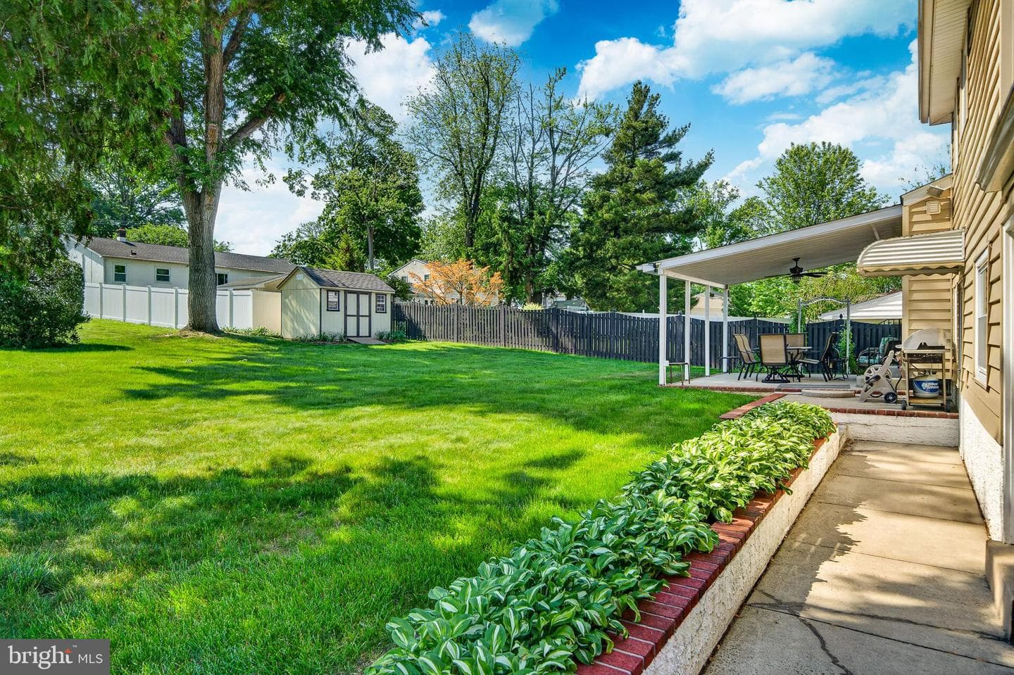 325 Acorn Drive photo 42