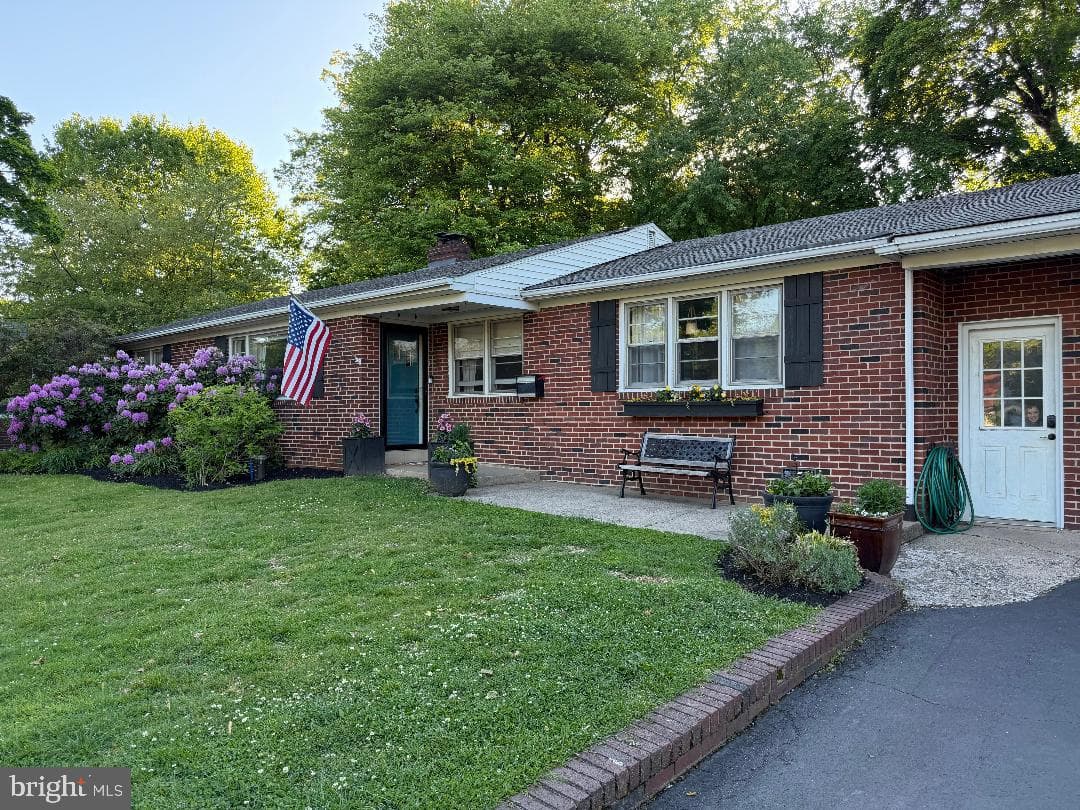 578 Kutcher Road photo 2