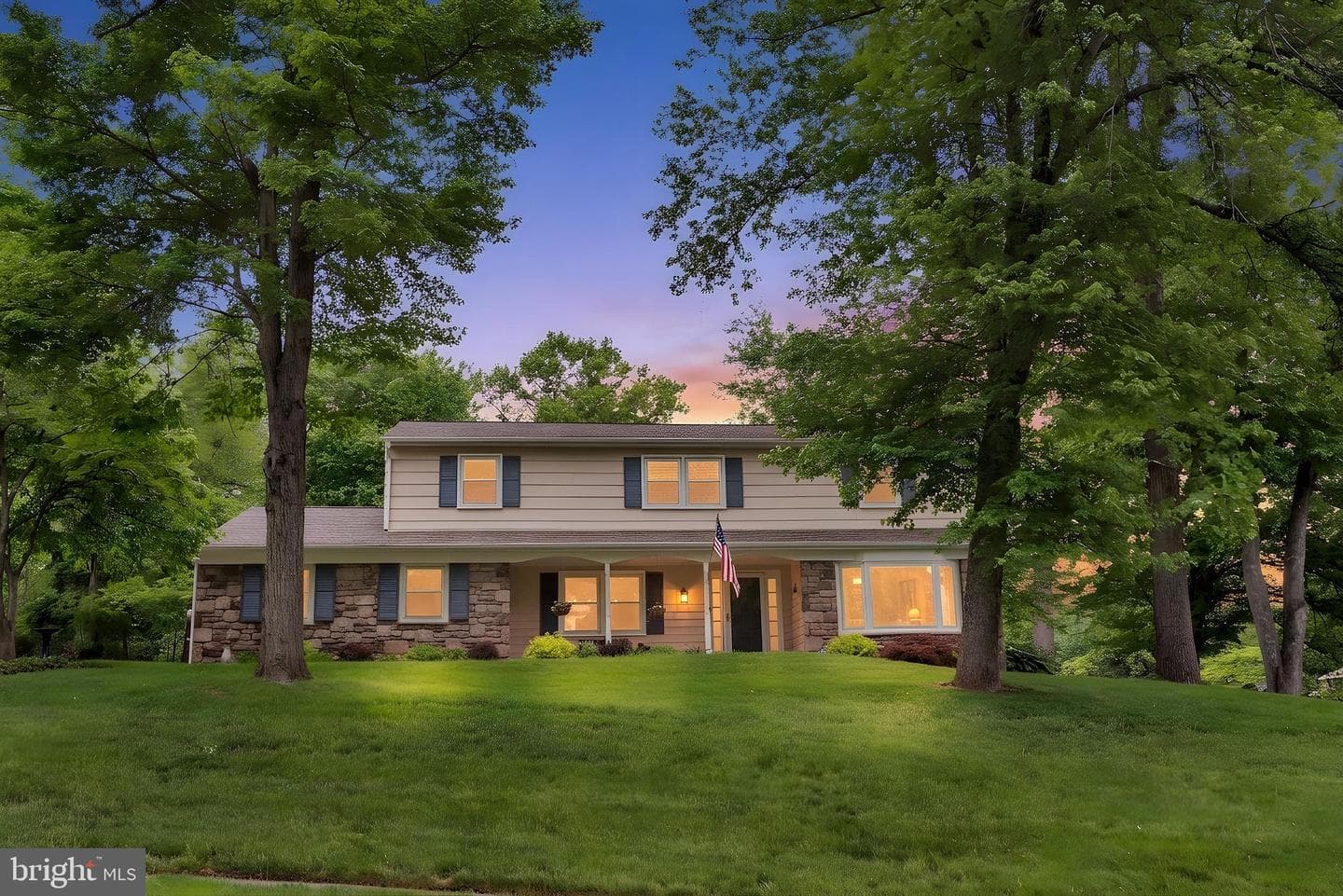 1144 Dickinson Drive photo 2