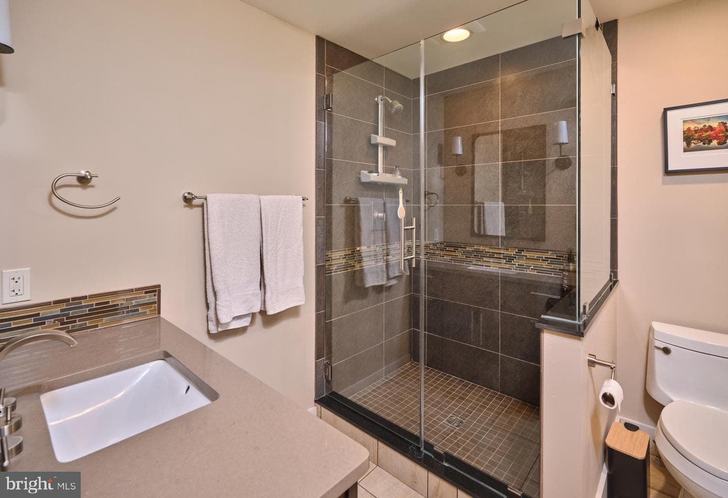 77 Sunset Drive photo 11