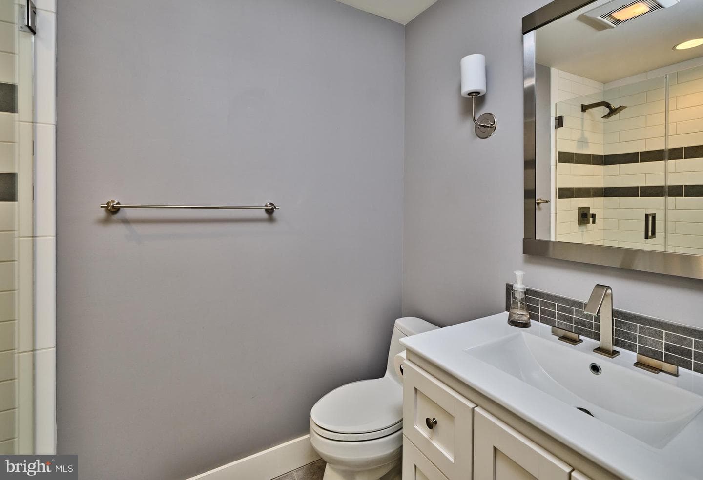 77 Sunset Drive photo 14
