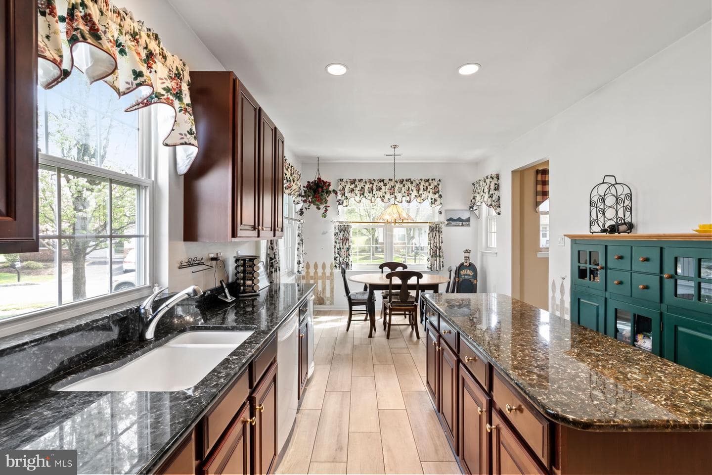 20 Black Eyed Susan Road photo 6
