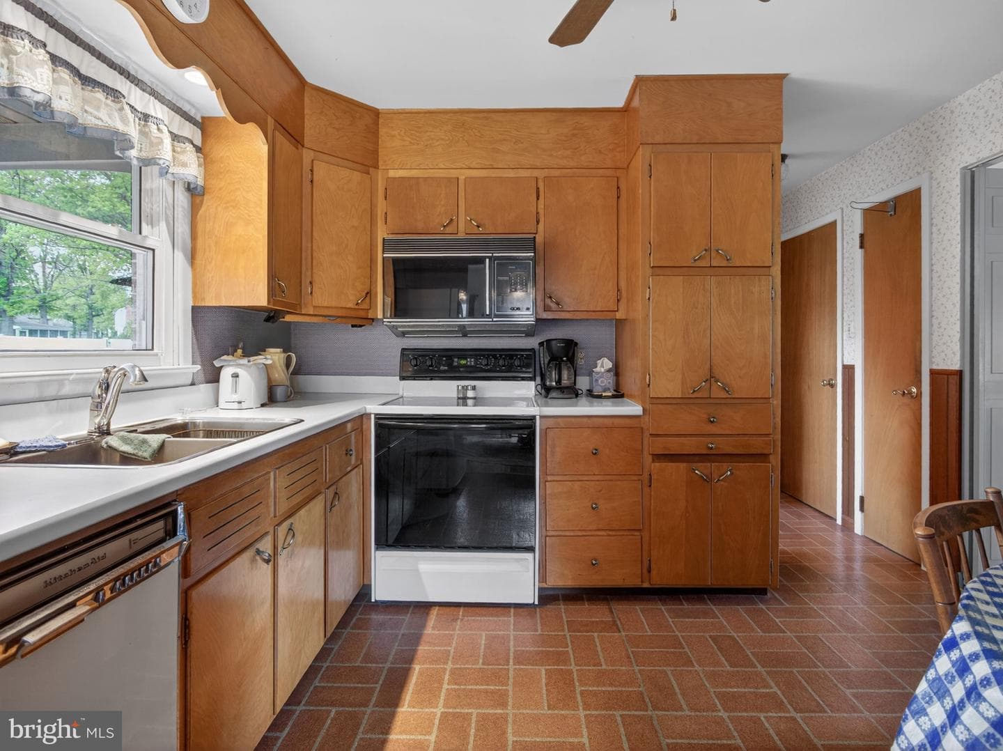 348 S 9th Street photo 18