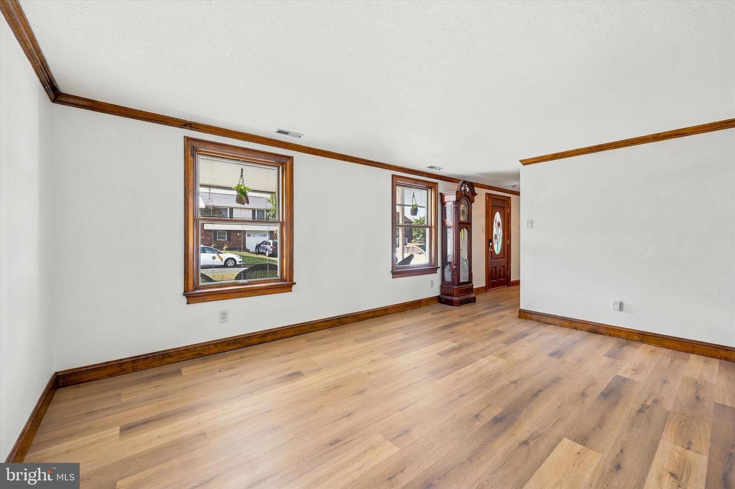 249 Cambridge Drive photo 7